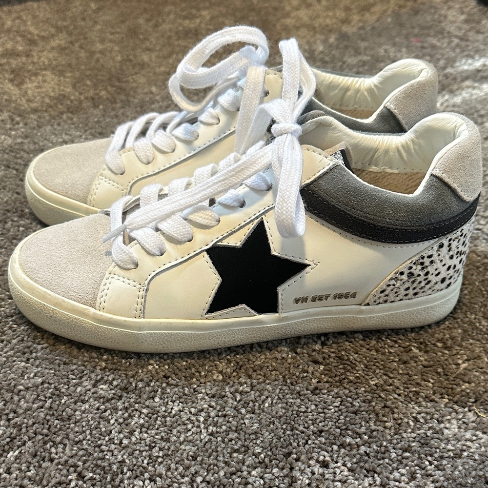 Vintage Havana White and Black Star Sneakers